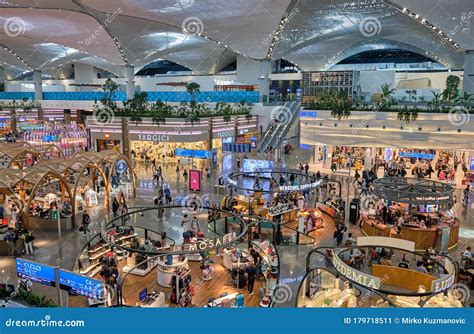 istanbul airport main terminal shops.